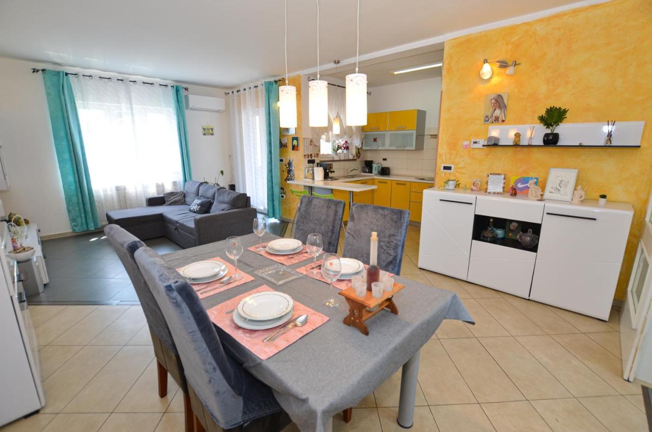 Noemi & Ana Apartment Rovinj Eksteriør billede